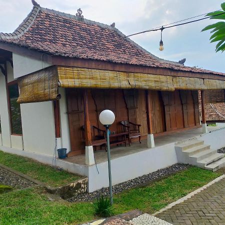 Joglo Kumpul Resort Cangkiran Exterior photo