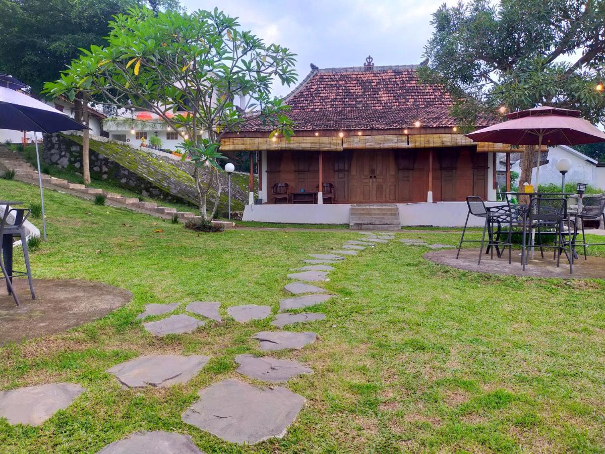 Joglo Kumpul Resort Cangkiran Exterior photo